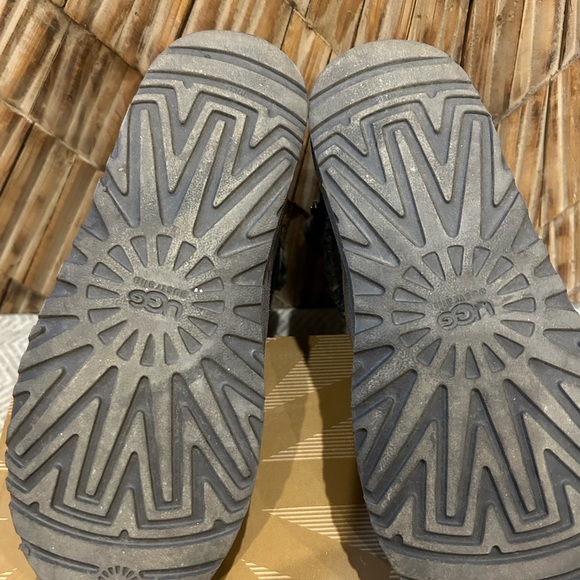 Ugg W. Cambridge Women’s Sz. 7 (Used) - Picture 4 of 6